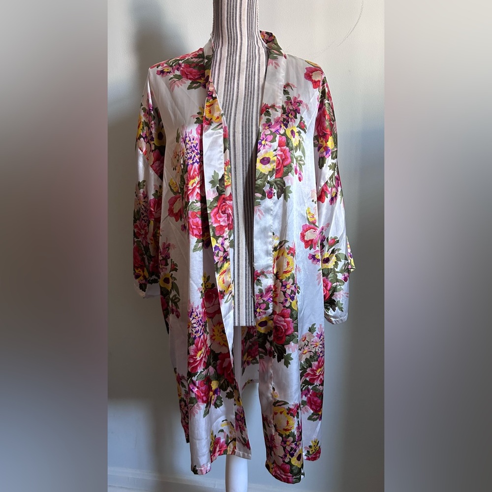 Vintage satin robe
